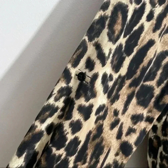 Kenneth Cole Leopard print button down dress Small - Picture 3 of 9